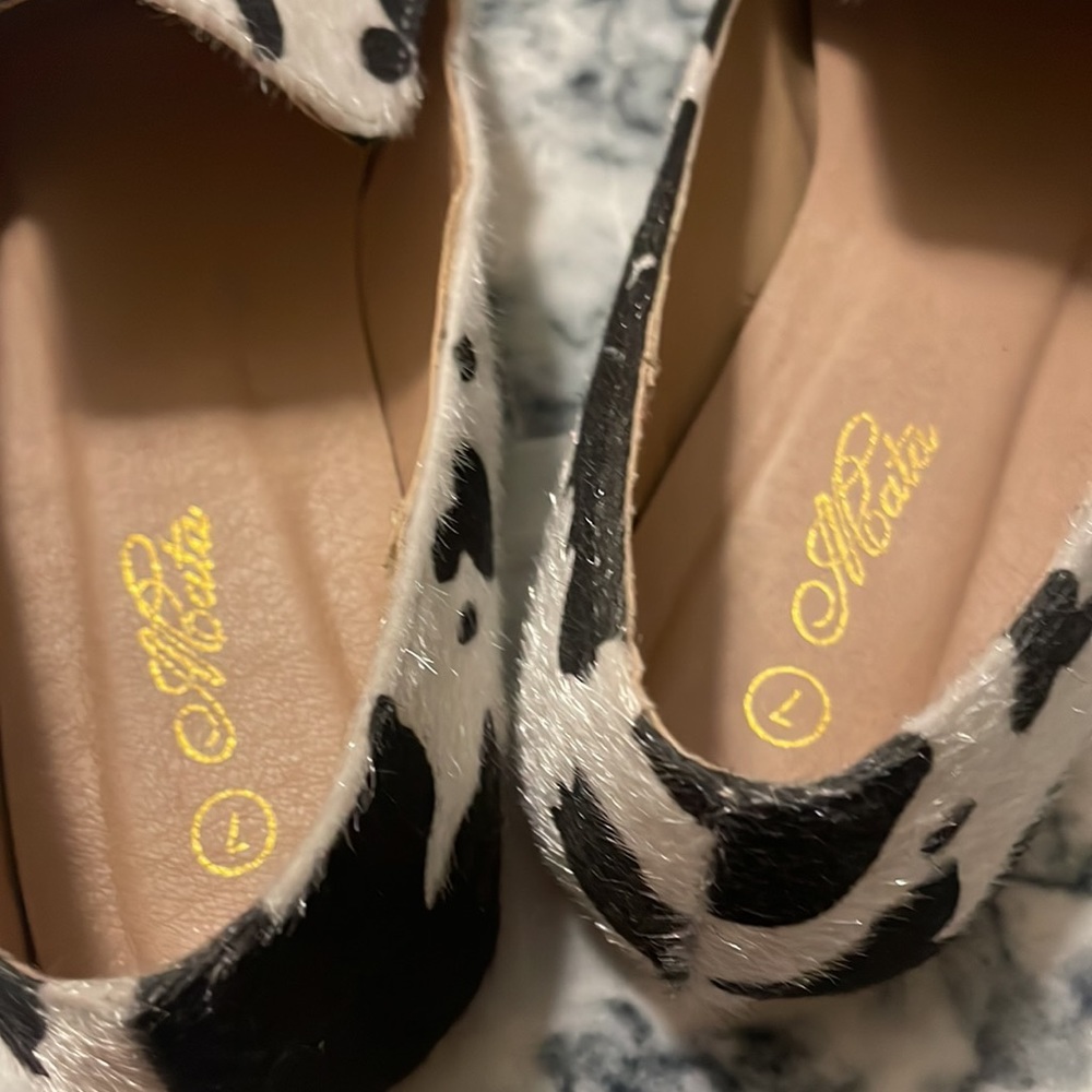 Cow Print Women's Loafers - Picture 4 of 4